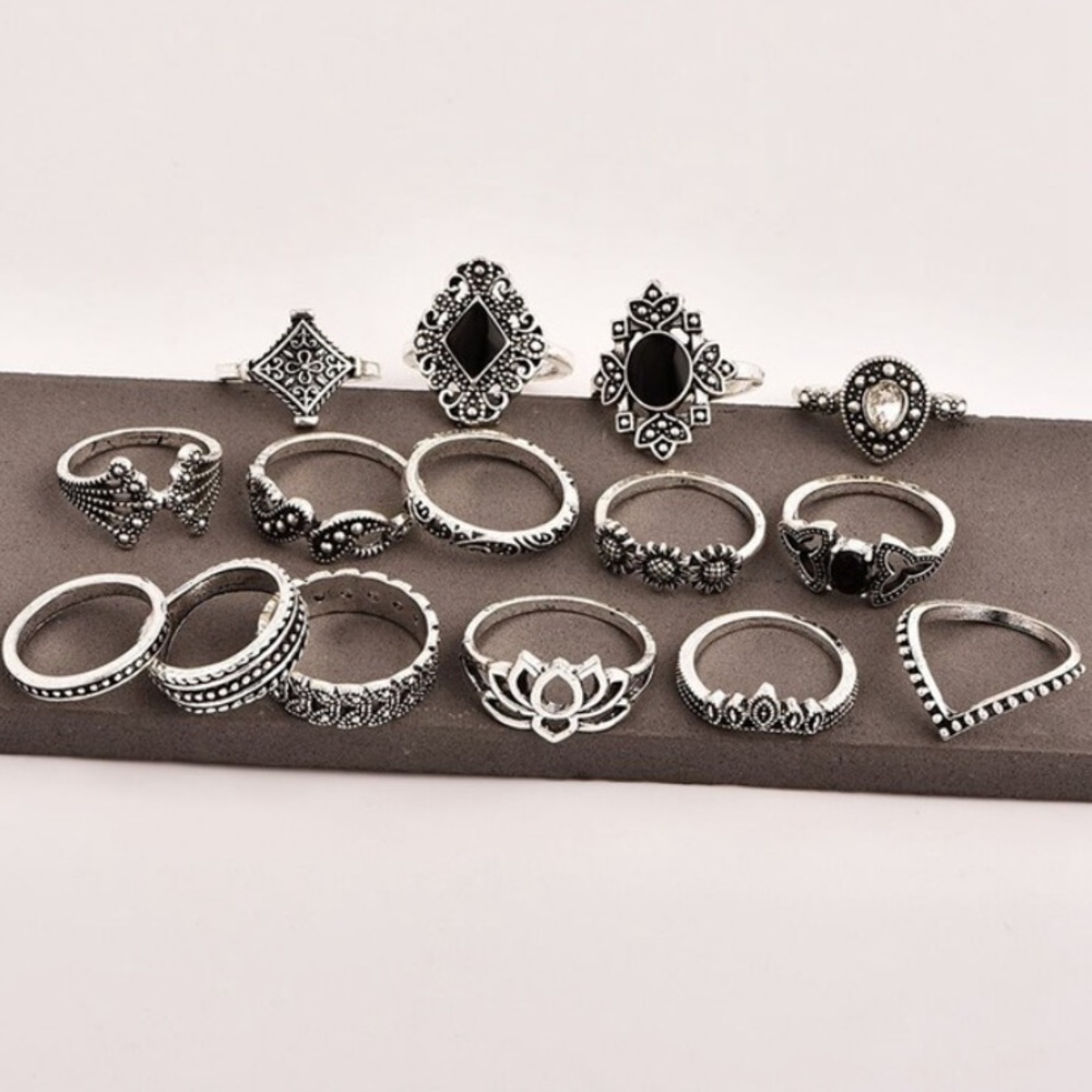 Black & silver ring set (15 rings) - Picture 4 of 11